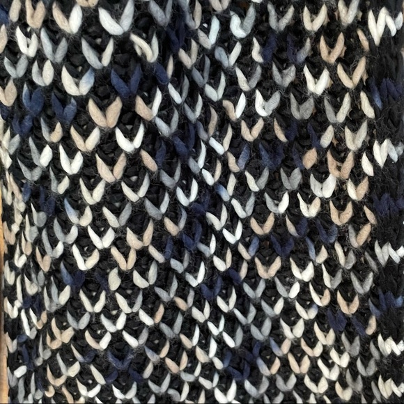 12x76” echo blue gray  knit acylic rectangle scarf - Picture 2 of 5